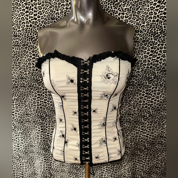 Tripp NYC Vtg ivory cotton Boned corset with black embroidered flower skulls XXL - Picture 2 of 13